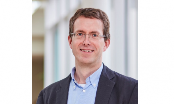 Prof Helge B. Bode guest in Peptlab!